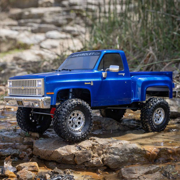 1/10 SCX10 III Base Camp 1982 Chevy K10 4X4 RTR, Blue - AXI03030T1